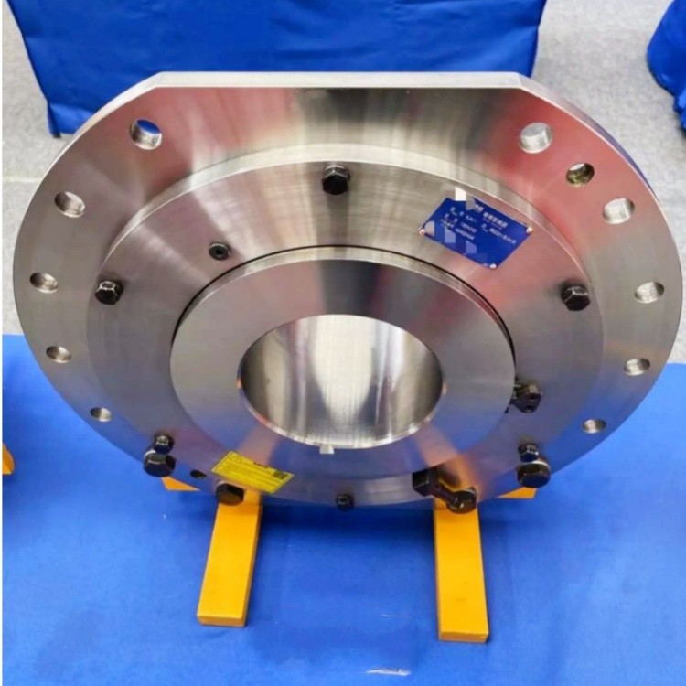 Ball hinged reel coupling